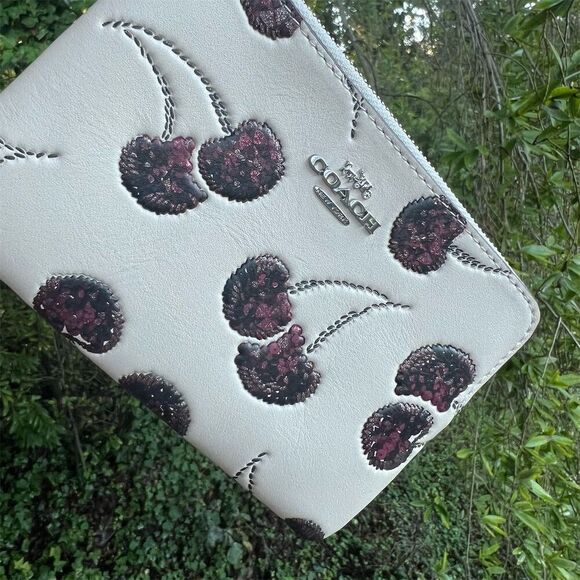 COACH Corner Zip Leather Wristlet With Cherry Print DCF05 NWT AUTHENTIC - Picture 10 of 10